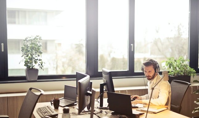 How to Sell Services to Clients: Step-by-Step Instructions