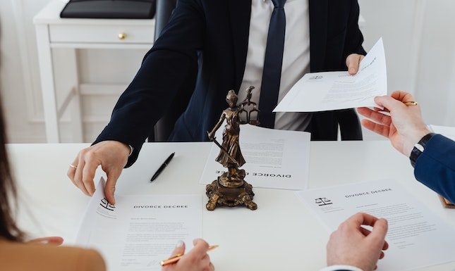 Searching for a Phoenix Lawyer? Here’s What You Need to Do