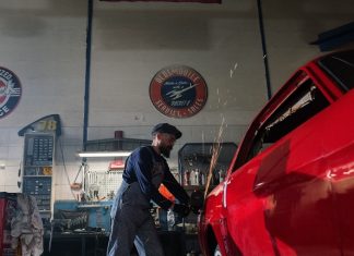 How to Tell if Your Car Needs Auto Body Repairs?