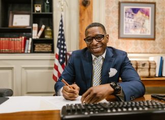 Navigating Property Division with the Help of a Family Law Lawyer