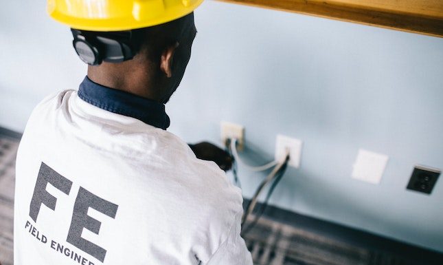 When Electrical Issues Can’t Wait: Call the Emergency Electrician