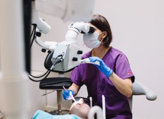 A Guide for Making Informed Decisions: Dental Implants vs. Dentures