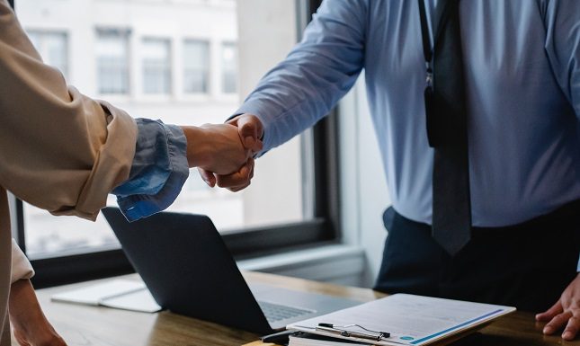 Navigating Franchise Ownership: Crucial Legal Pointers for New Entrepreneurs