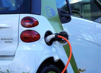 Battery Breakthroughs: Innovations Shaping the Future of Electric Vehicles
