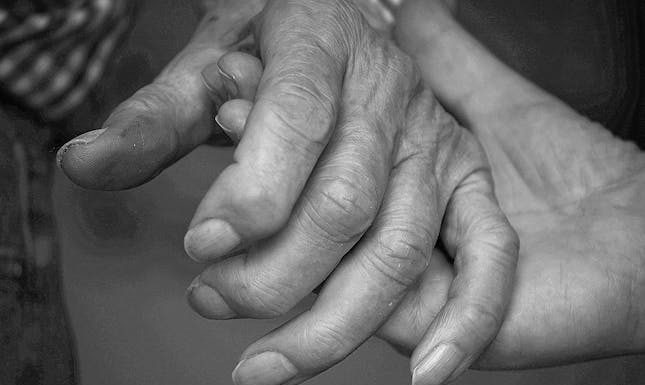 Essential Tips for Coping with a Parent’s Dementia