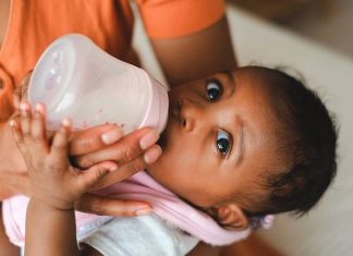From Breastfeeding to Formula: A Comprehensive Infant Feeding Guide