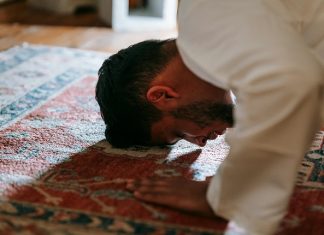 Breaking Free: How Faith Lifts Us Out of Addiction’s Grip