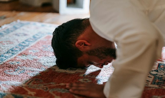 Breaking Free: How Faith Lifts Us Out of Addiction’s Grip