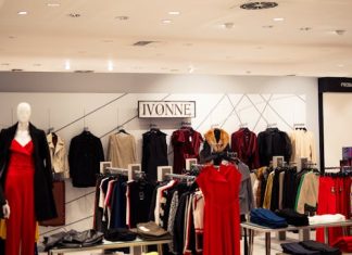 Luxury Retail Display: Why Walnut Coat Hangers Make a Difference