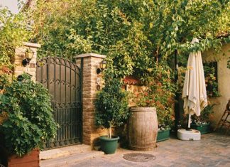 How to Balance Security and Style in Your Outdoor Home Design