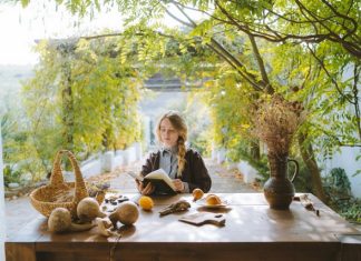 How to Read Books When You Are Traveling?