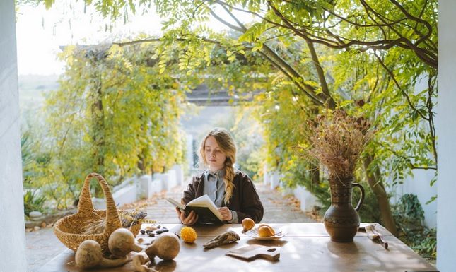 How to Read Books When You Are Traveling?