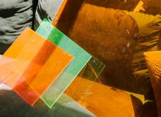 How to Select an Acrylic Sheet Supplier in Perth